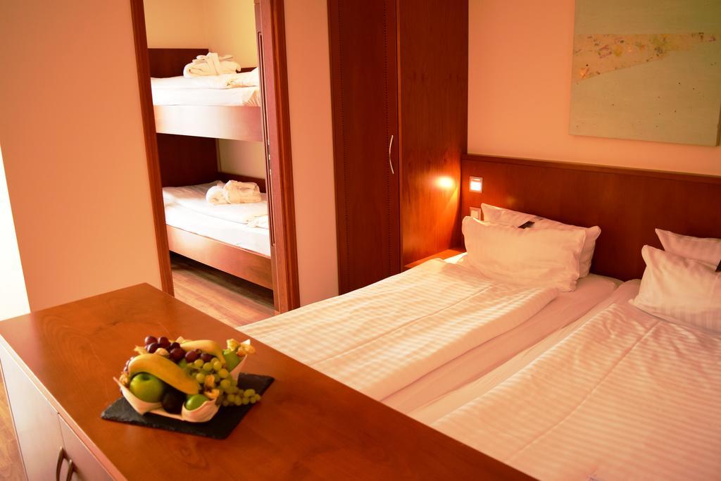 Hotel Atlantic Йюст Экстерьер фото